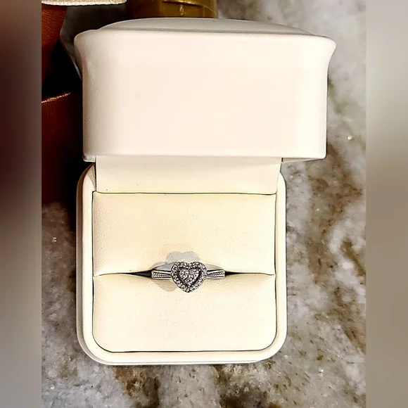 Jared's Galleria Heart Diamond Ring 14k White Gold - Picture 3 of 10